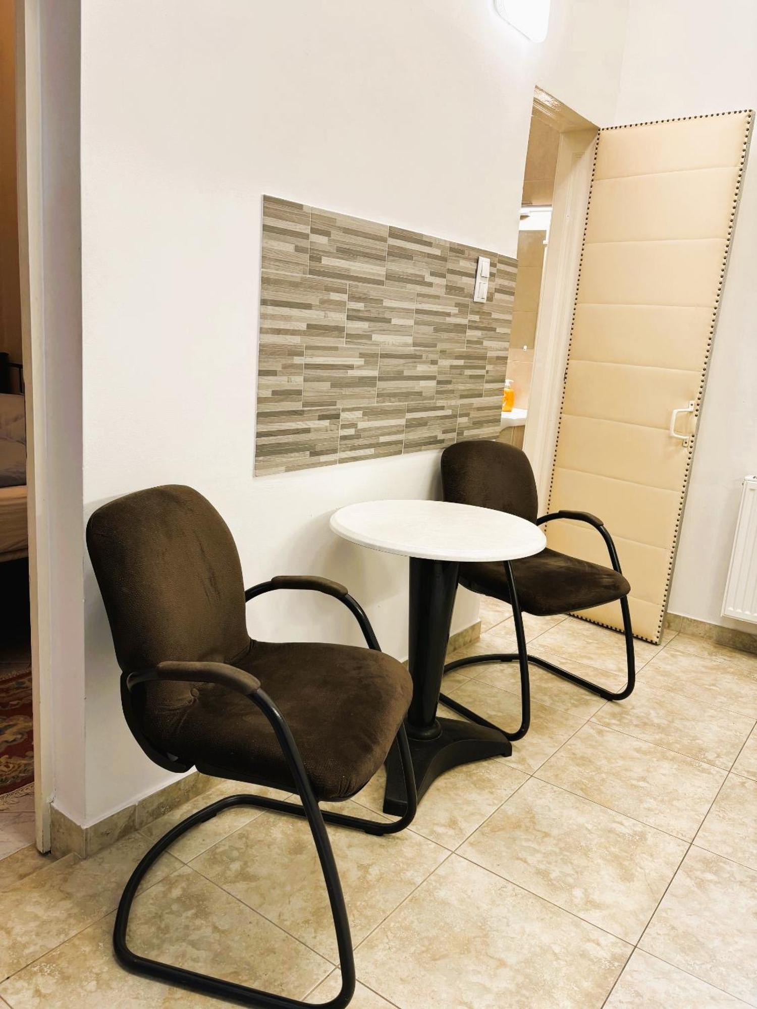 City Central Apartments Next To New York Cafe — Photos 1